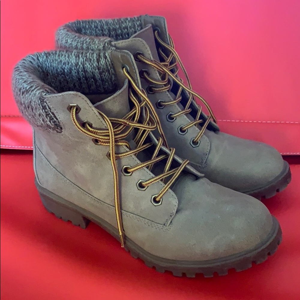Tan Boots sz 9